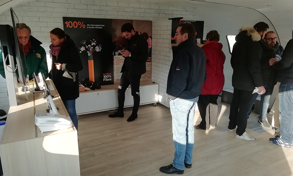 Pop-up showroom